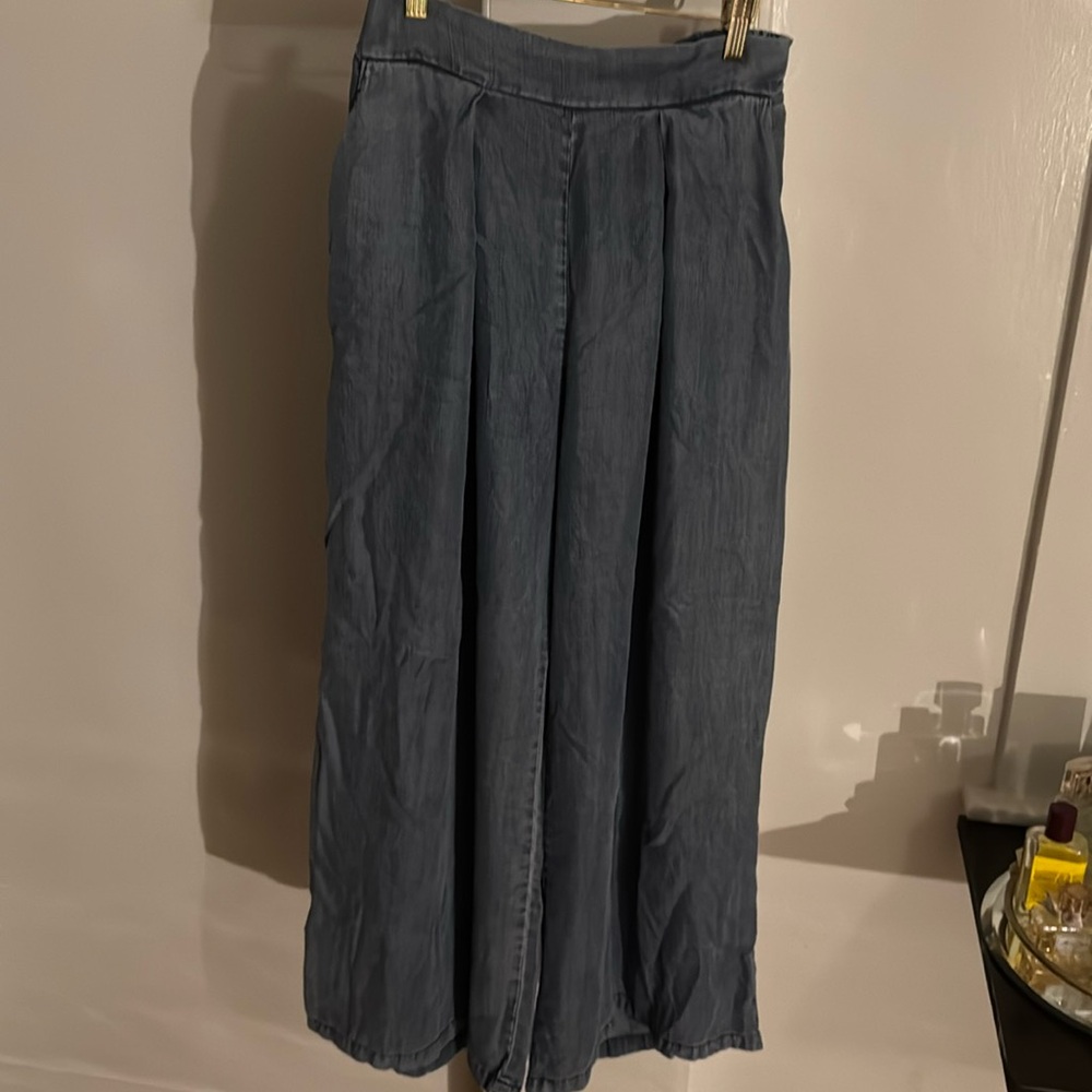 super soft wide leg pleated jeans.